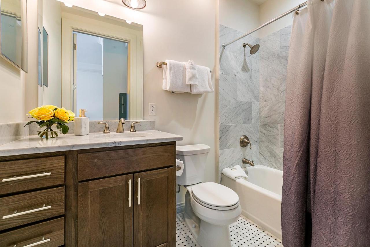 1 And 2 Bedroom Private Condos Steps Away From French Quarter New Orleans Exterior foto